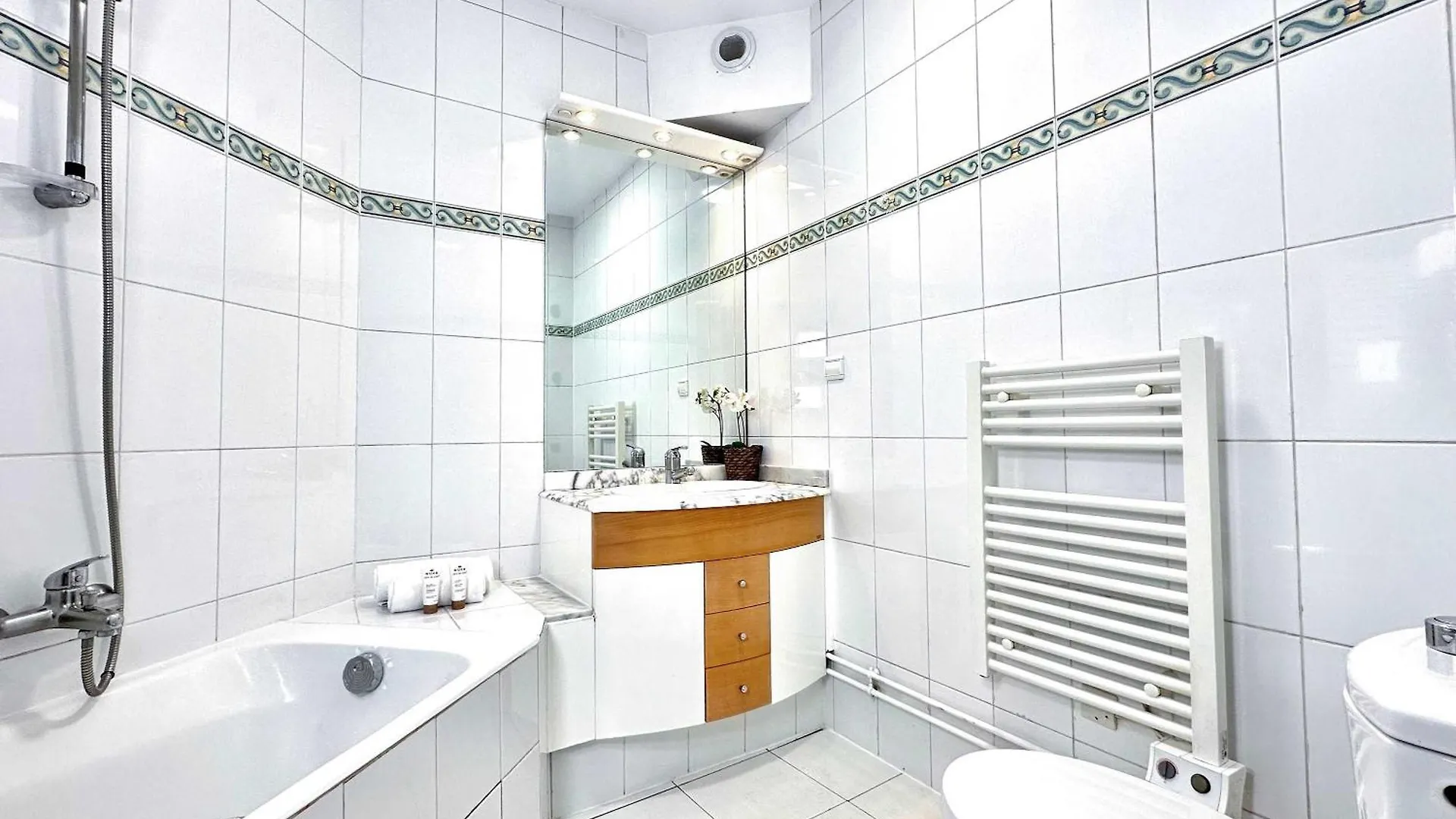 Studio With Terrace In Porte De Versailles Париж Апартаменты